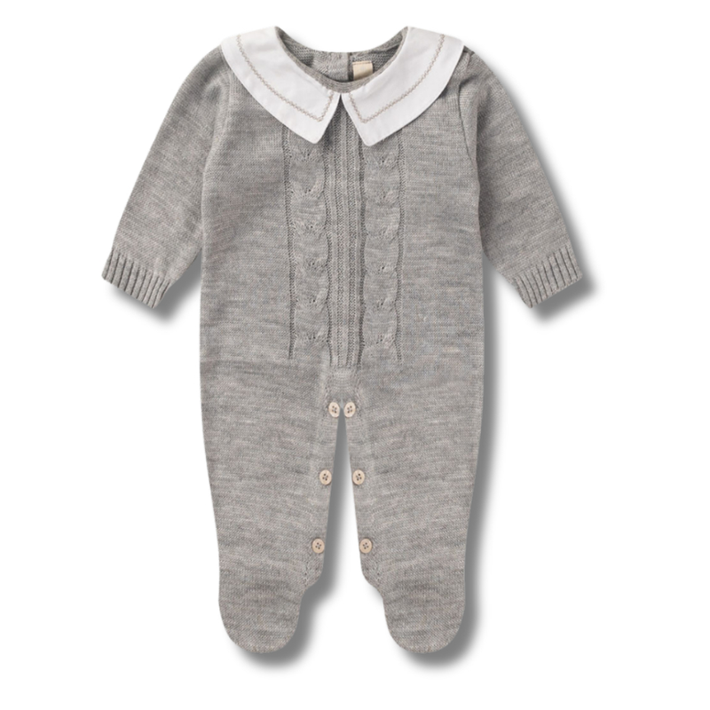 Macacão Tricô Bebê Luxo Menino com Gola – Saída Maternidade | Cuidado & Colo